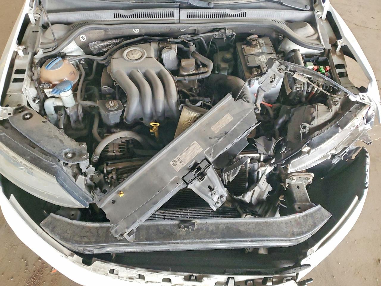 VOLKSWAGEN JETTA 2015 — 12