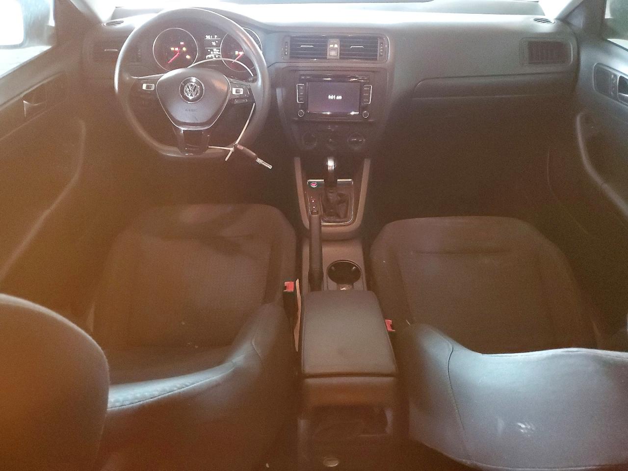 VOLKSWAGEN JETTA 2015 — 9