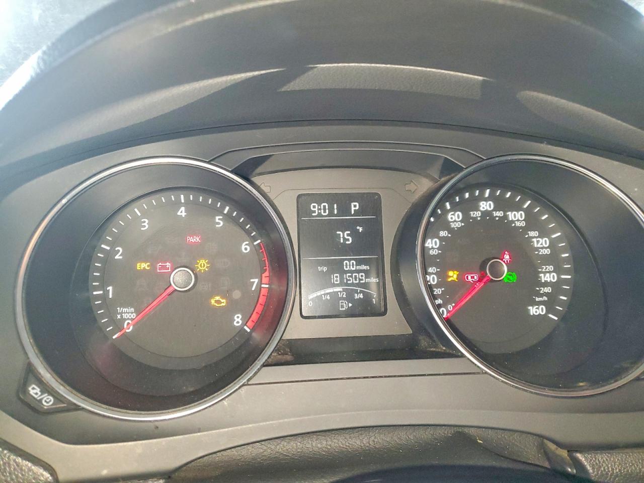 VOLKSWAGEN JETTA 2015 — 10