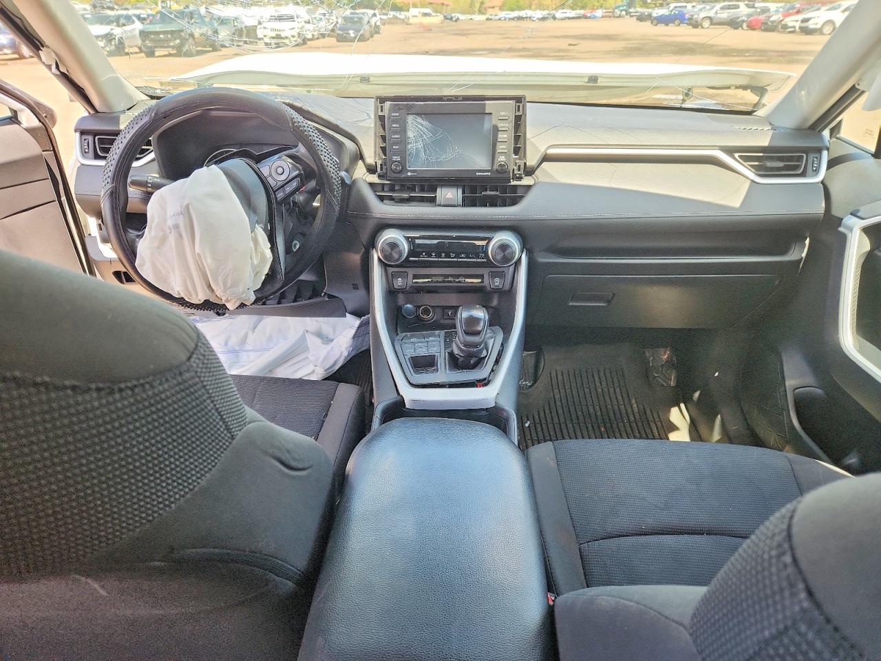 TOYOTA RAV4 2020 — 9