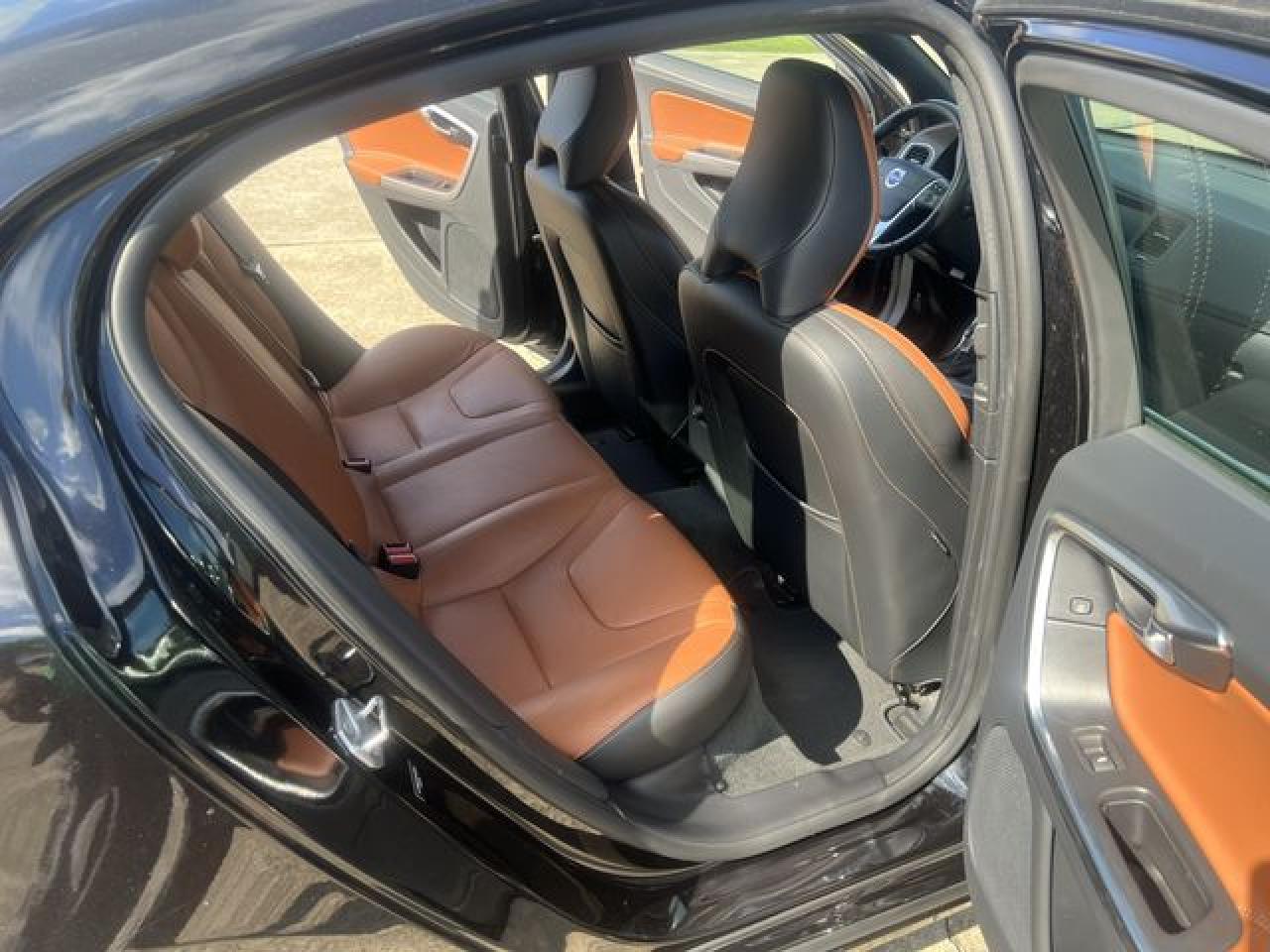 VOLVO S60 2016 — 9