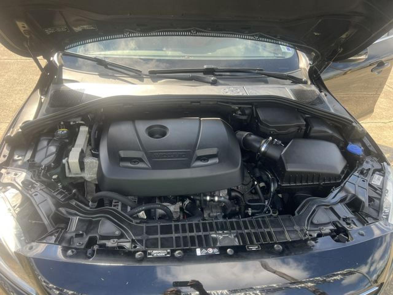 VOLVO S60 2016 — 11