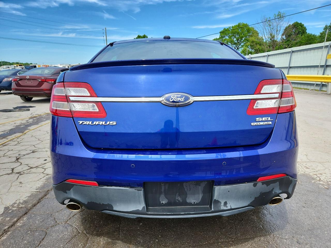FORD TAURUS 2015 — 7