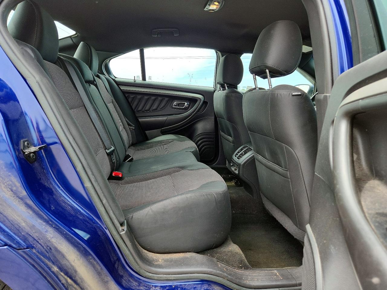 FORD TAURUS 2015 — 11