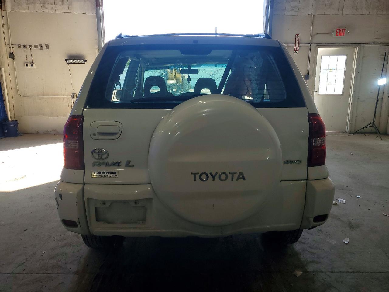 TOYOTA RAV4 2005 — 7
