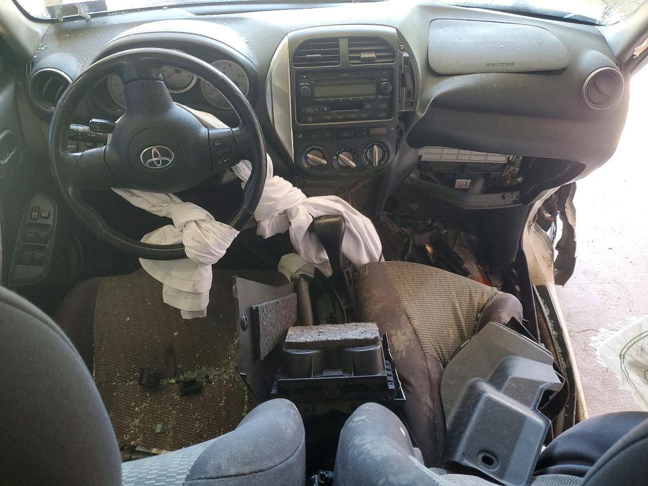 TOYOTA RAV4 2005 — 9