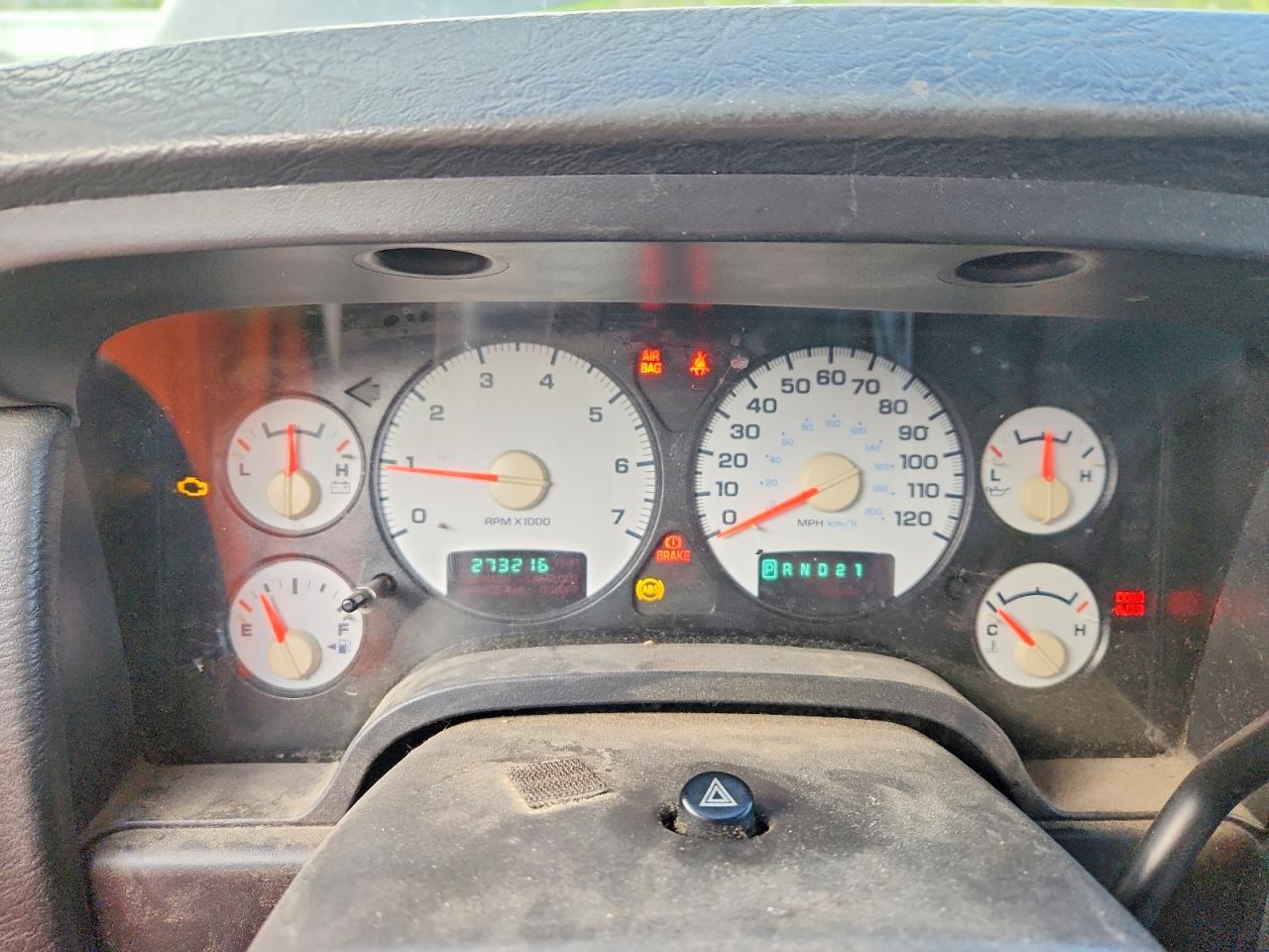 DODGE RAM 1500 2003 — 10