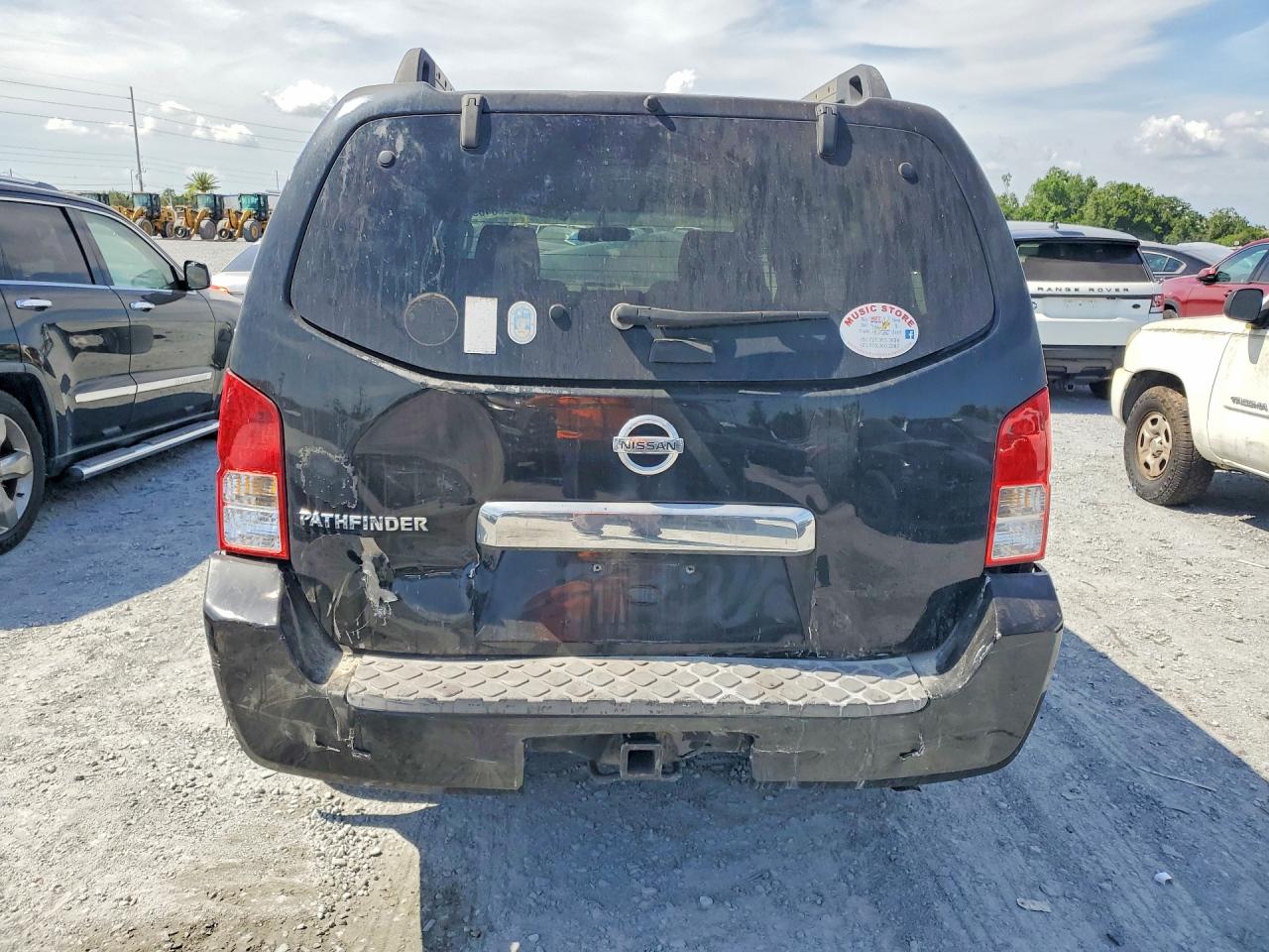 NISSAN PATHFINDER 2005 — 7