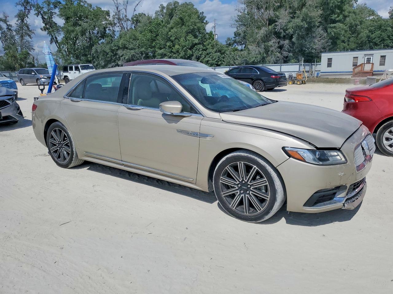 2017 LINCOLN CONTINENTAL RESERVE