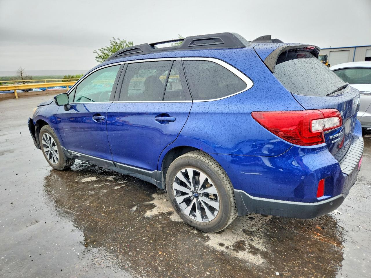 SUBARU OUTBACK 2017 — 3