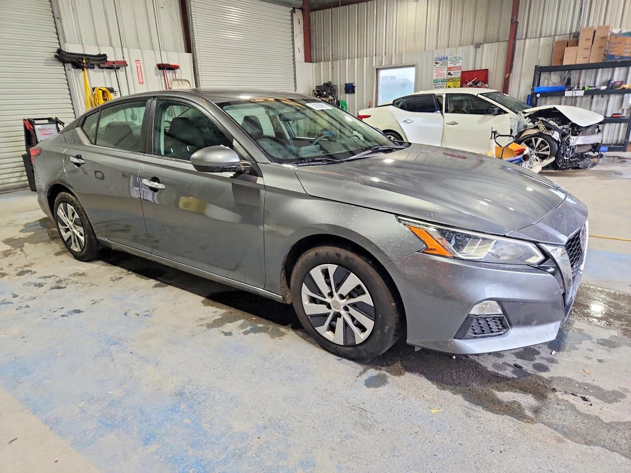 NISSAN ALTIMA 2019 — 5