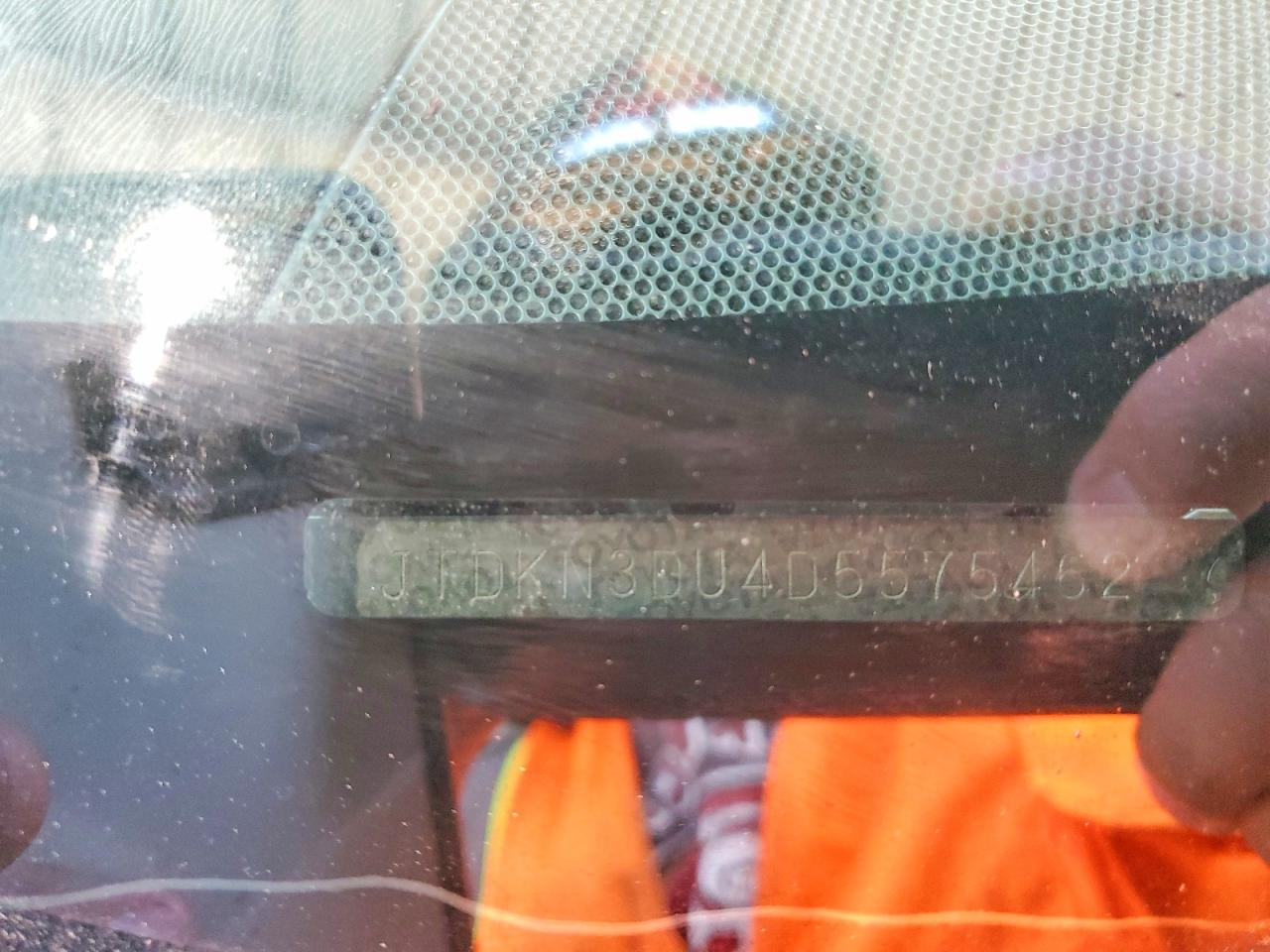 TOYOTA PRIUS 2013 — 13