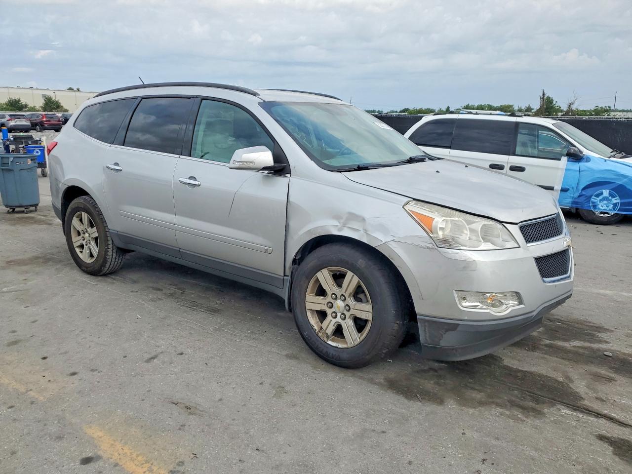 CHEVROLET TRAVERSE 2010 — 5