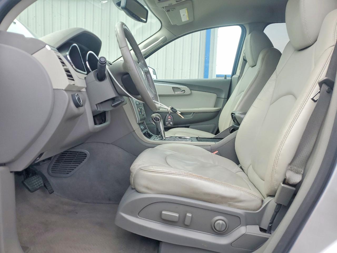 CHEVROLET TRAVERSE 2010 — 8