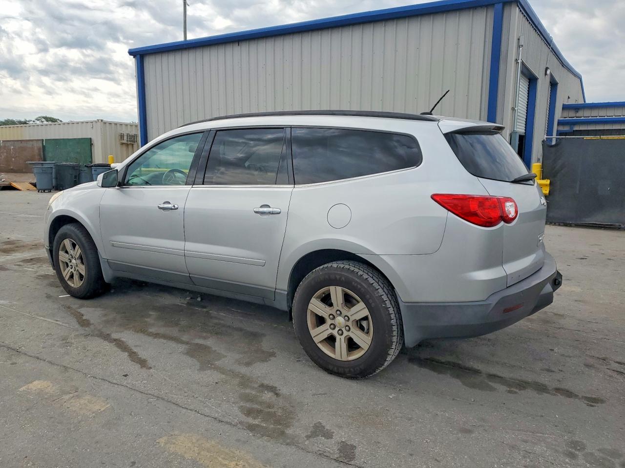 CHEVROLET TRAVERSE 2010 — 3