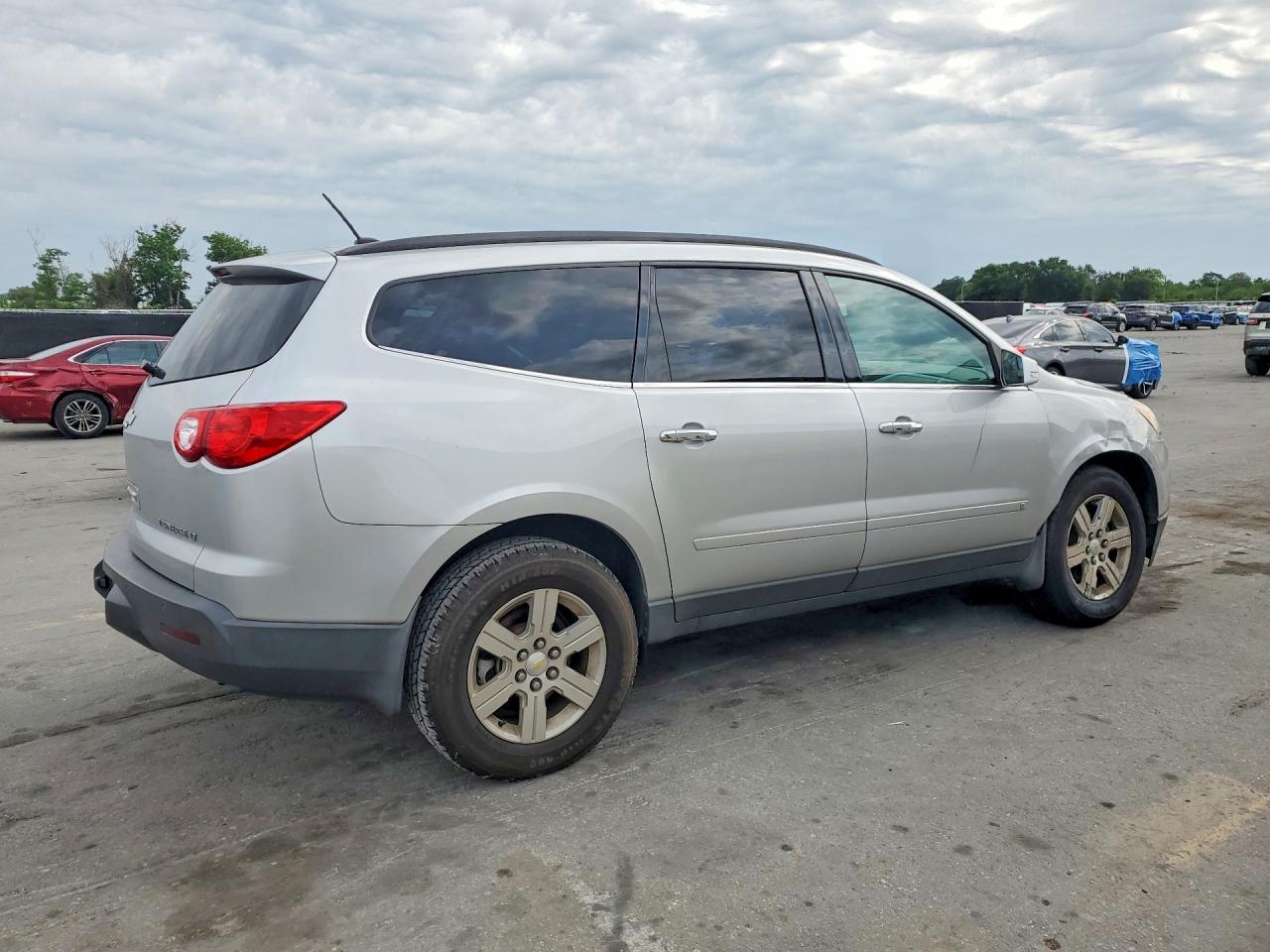 CHEVROLET TRAVERSE 2010 — 4