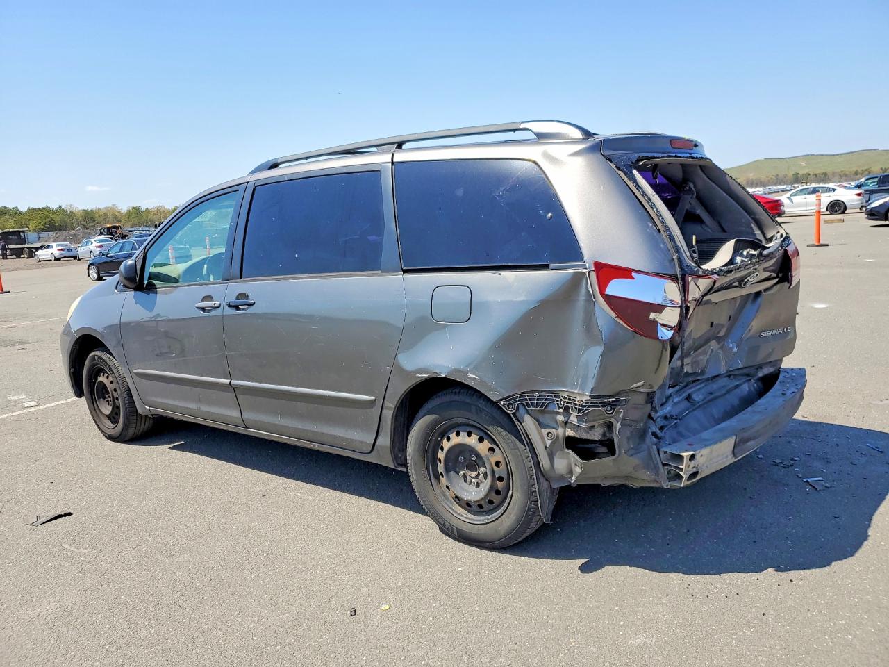 TOYOTA SIENNA 2004 — 3