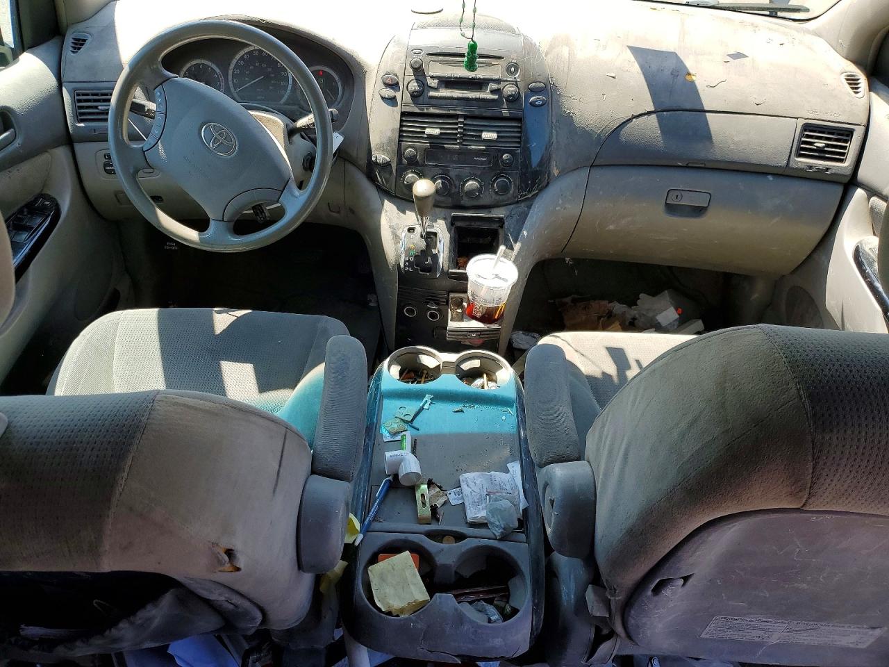 TOYOTA SIENNA 2004 — 9