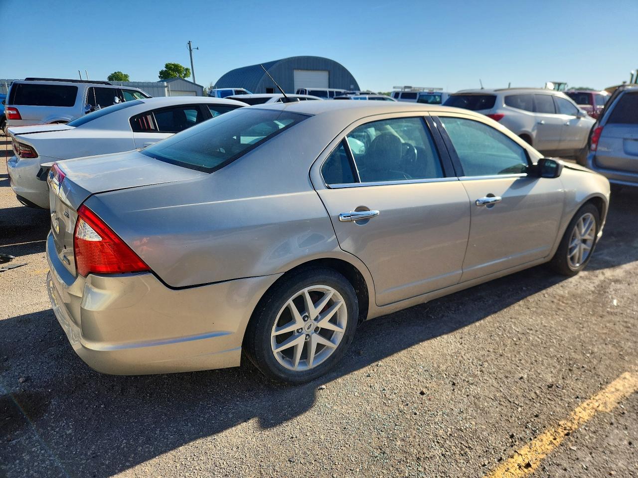 FORD FUSION 2010 — 4