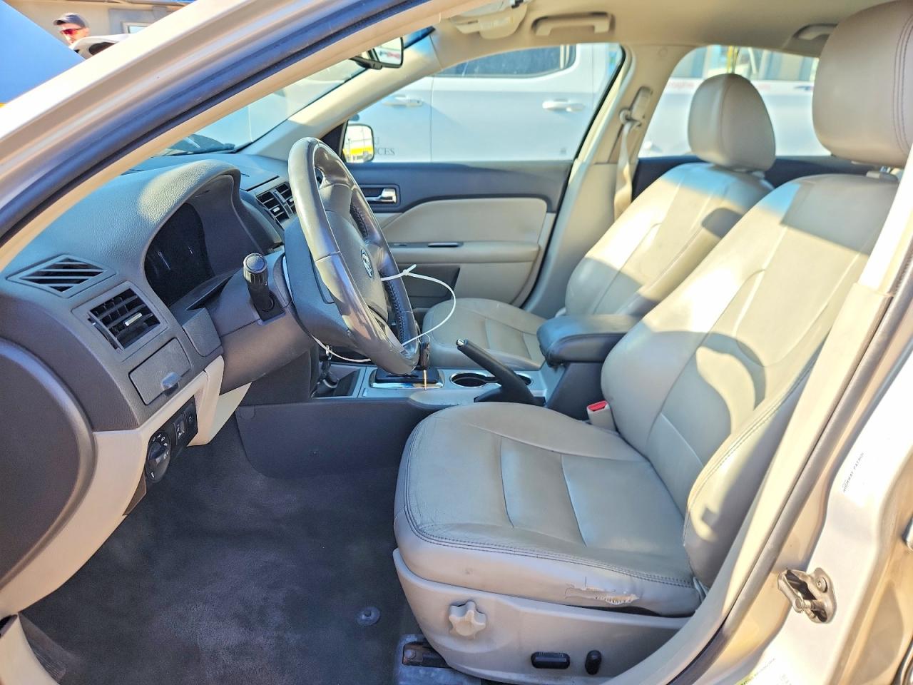 FORD FUSION 2010 — 8