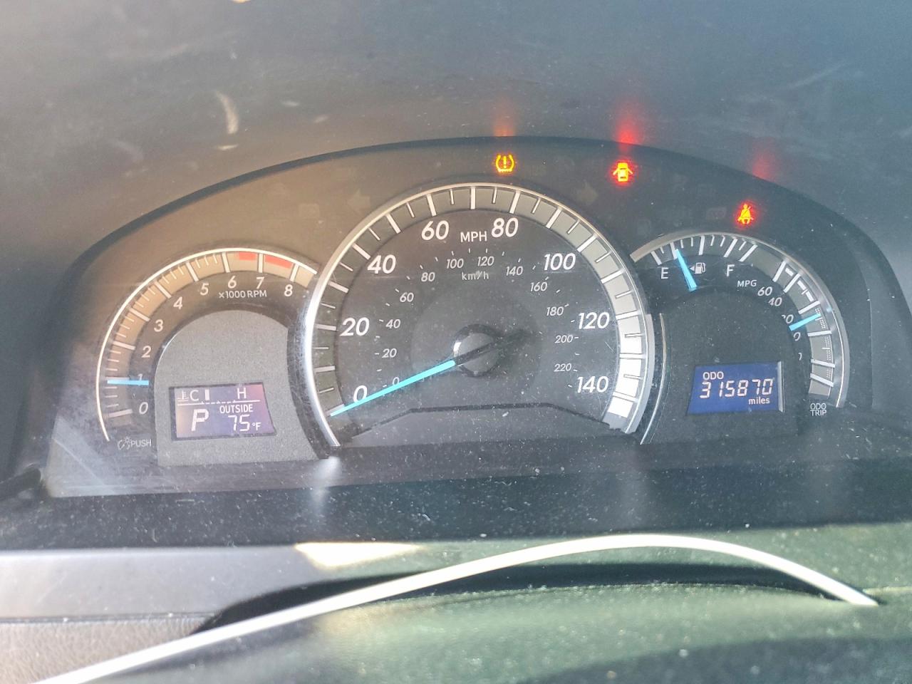TOYOTA CAMRY 2013 — 10