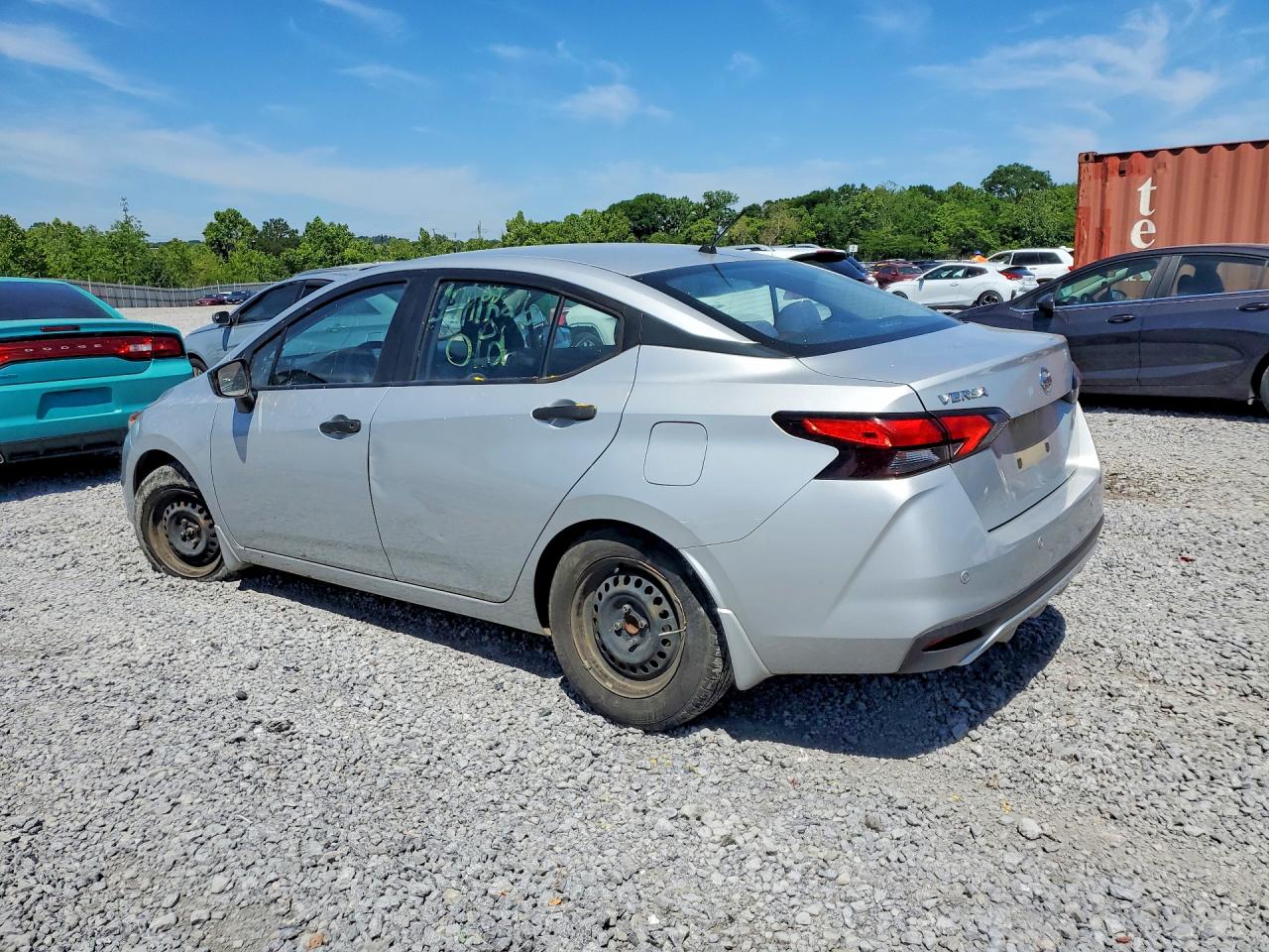 NISSAN VERSA 2020 — 3