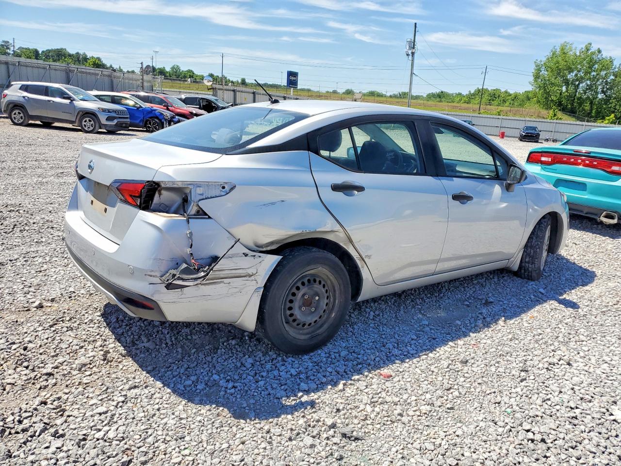 NISSAN VERSA 2020 — 4