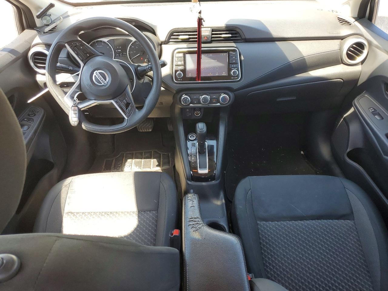 NISSAN VERSA 2020 — 9