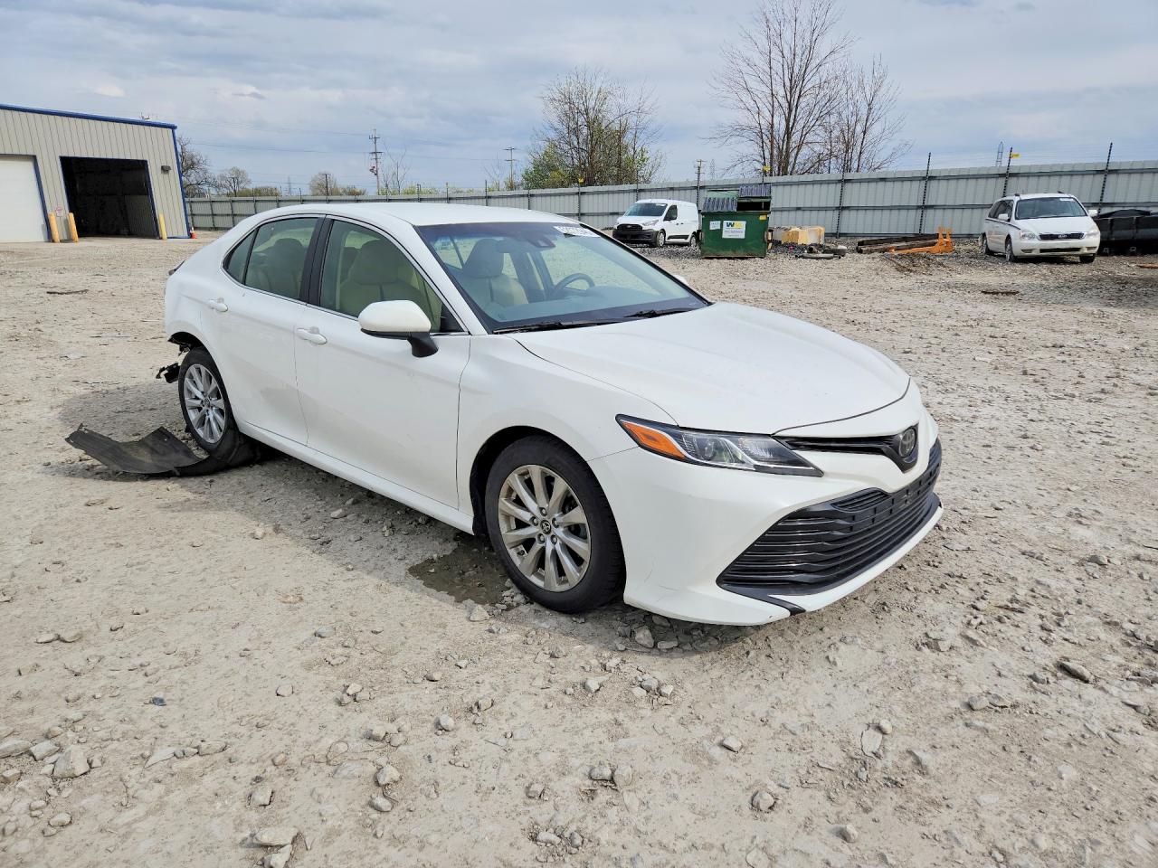 TOYOTA CAMRY 2018 — 5