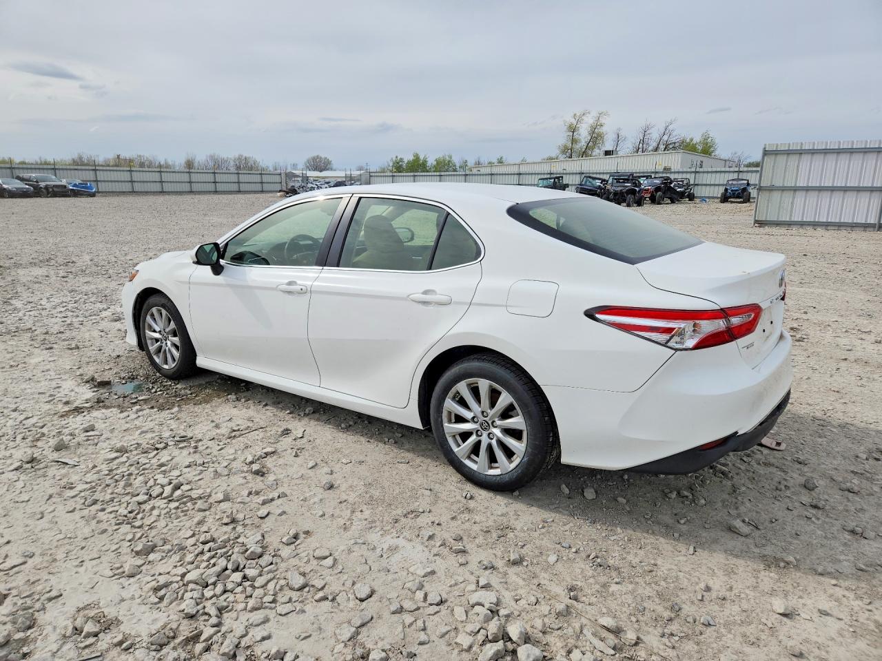 TOYOTA CAMRY 2018 — 3