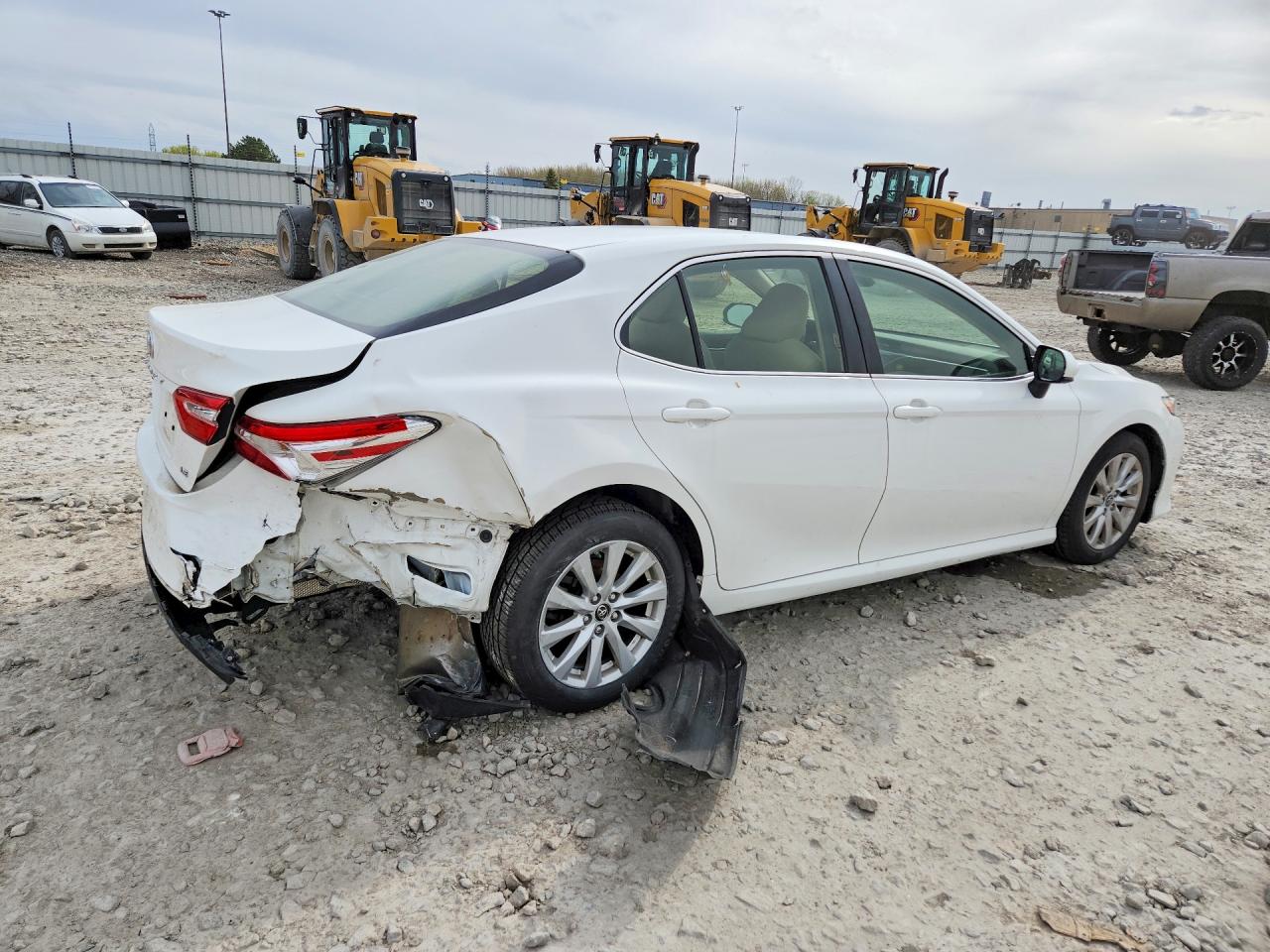 TOYOTA CAMRY 2018 — 4