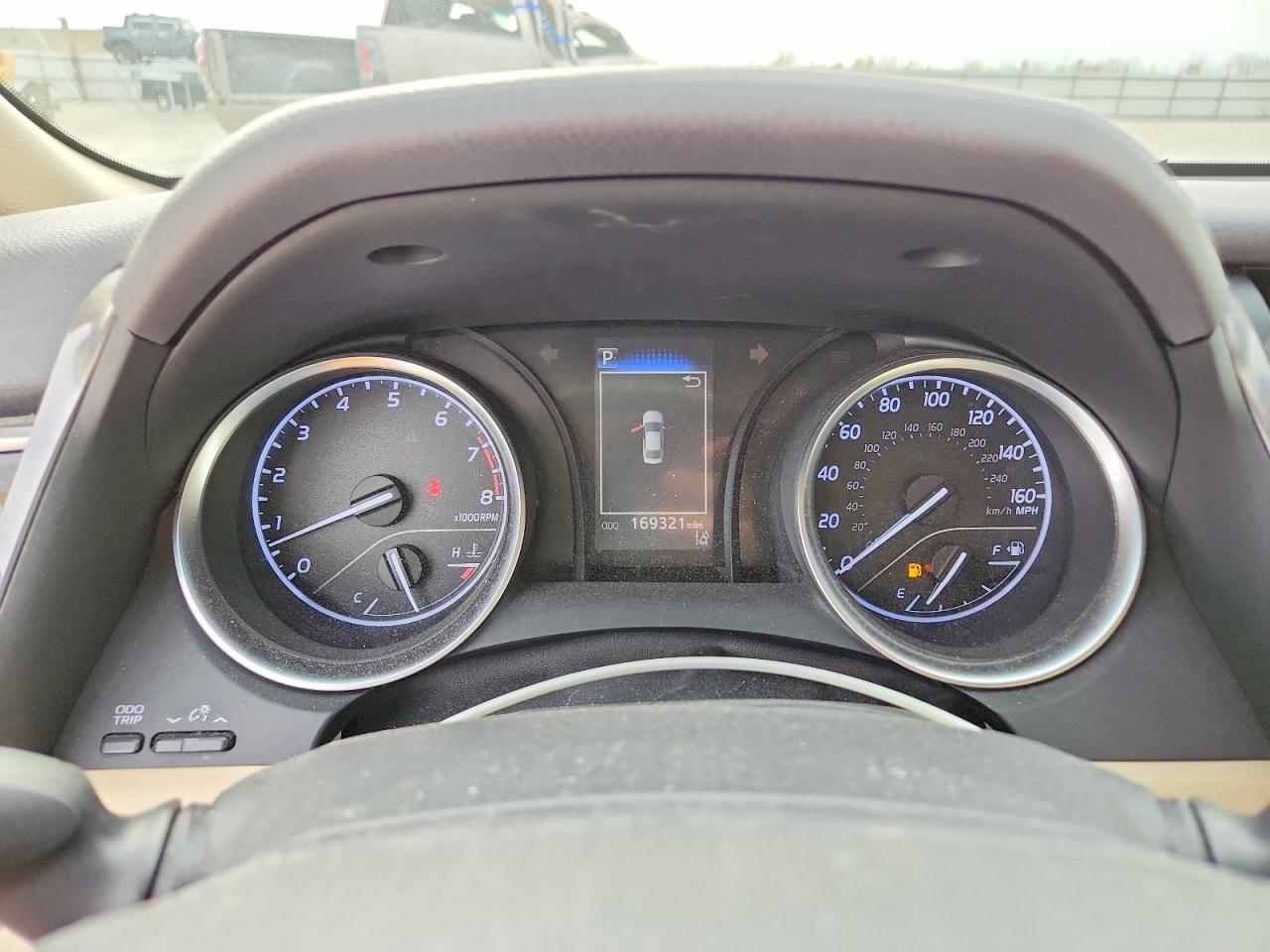 TOYOTA CAMRY 2018 — 10