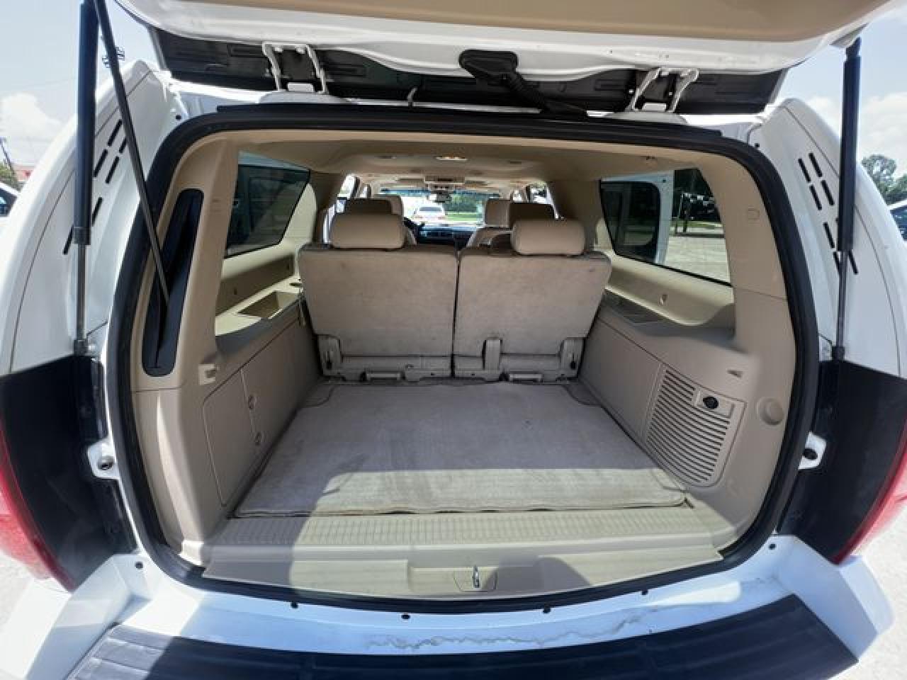 CHEVROLET SUBURBAN 2008 — 9