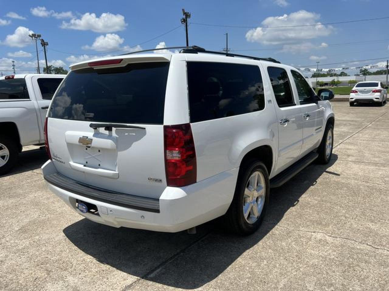 CHEVROLET SUBURBAN 2008 — 3