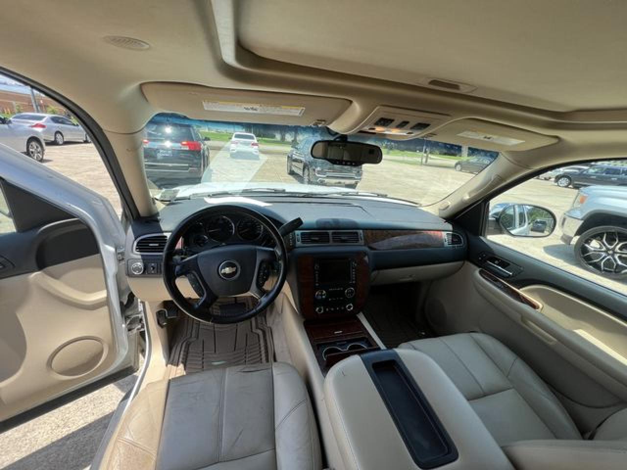 CHEVROLET SUBURBAN 2008 — 13