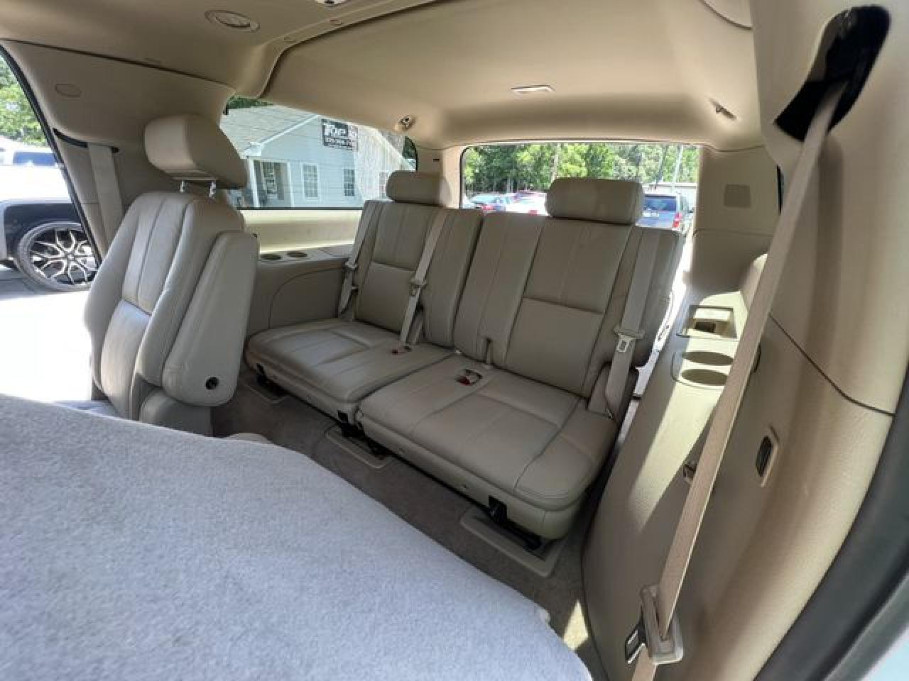 CHEVROLET SUBURBAN 2008 — 8