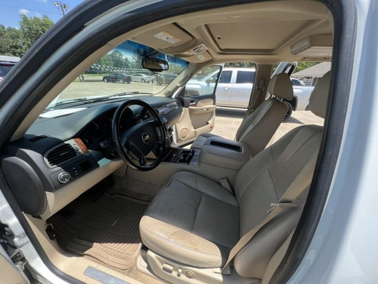 CHEVROLET SUBURBAN 2008 — 6