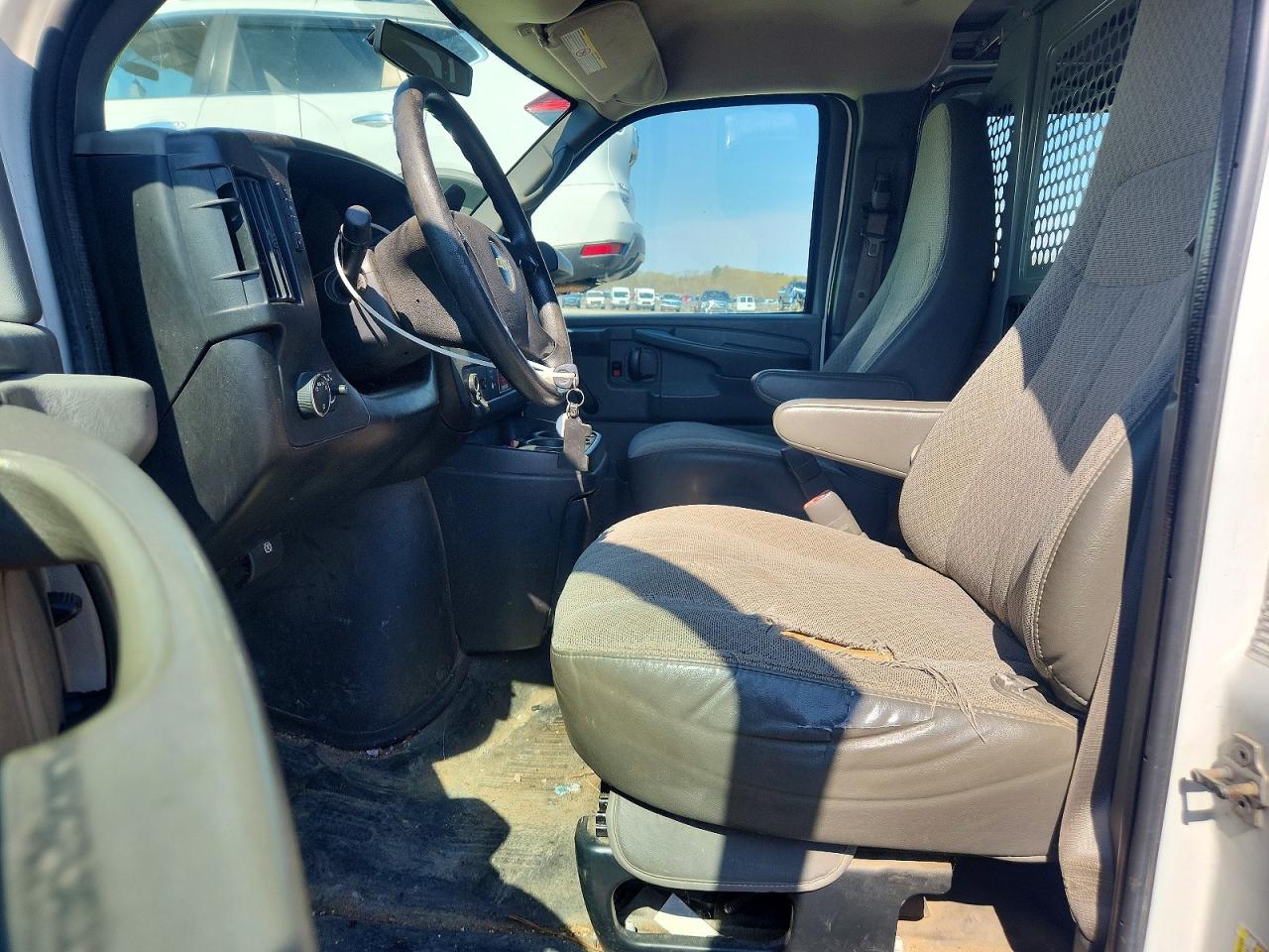 CHEVROLET EXPRESS G2500 2012 — 9