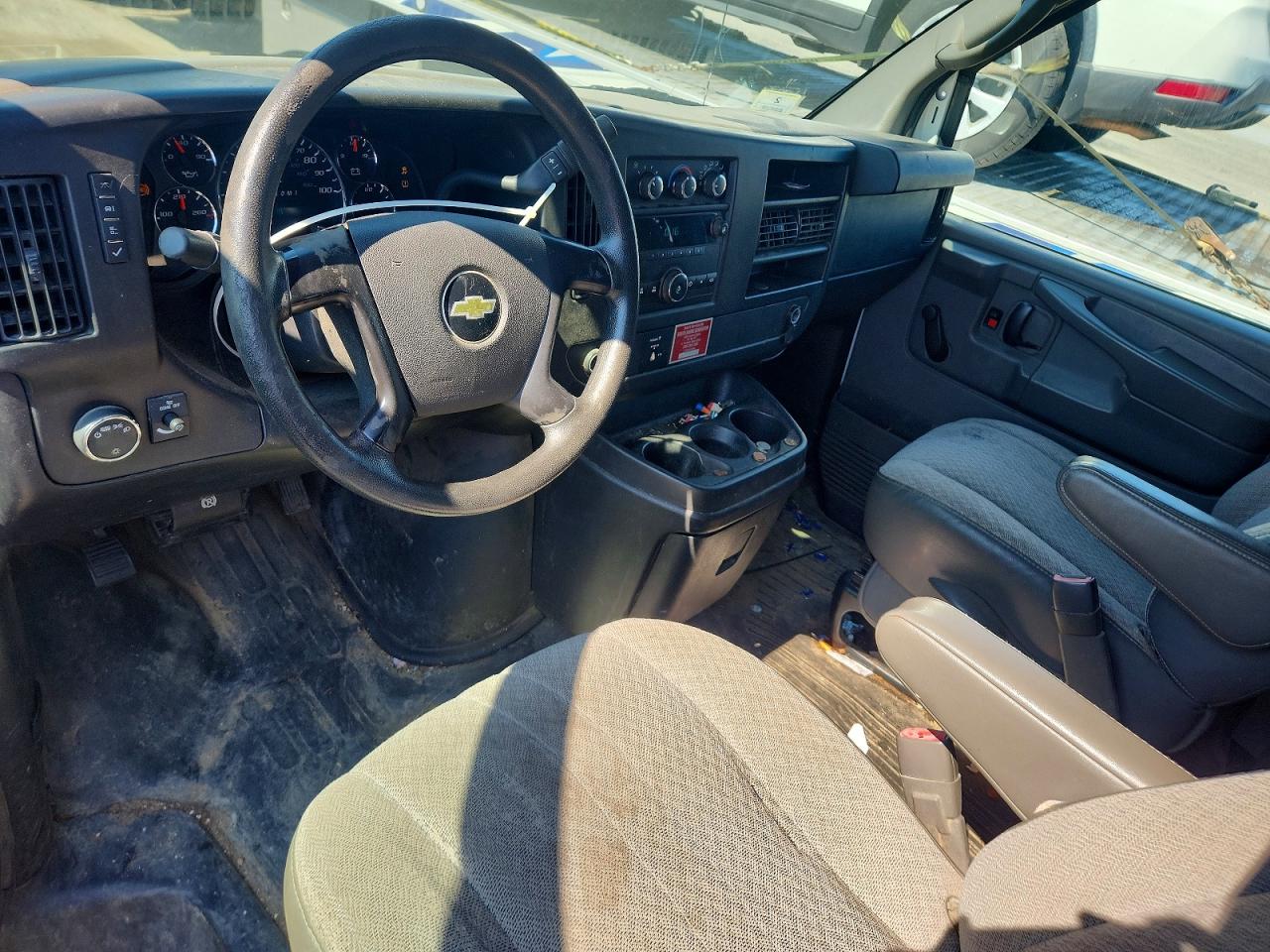 CHEVROLET EXPRESS G2500 2012 — 10