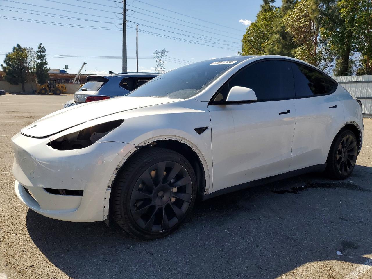 TESLA MODEL Y 2023 — 2