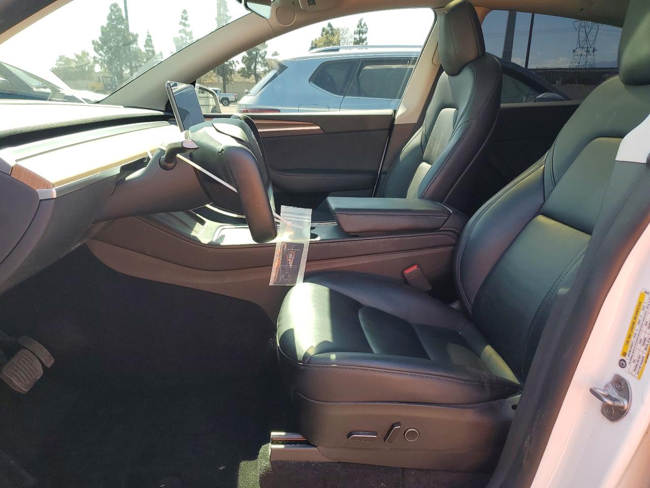 TESLA MODEL Y 2023 — 8