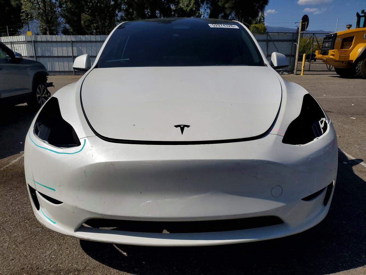 TESLA MODEL Y 2023 — 6