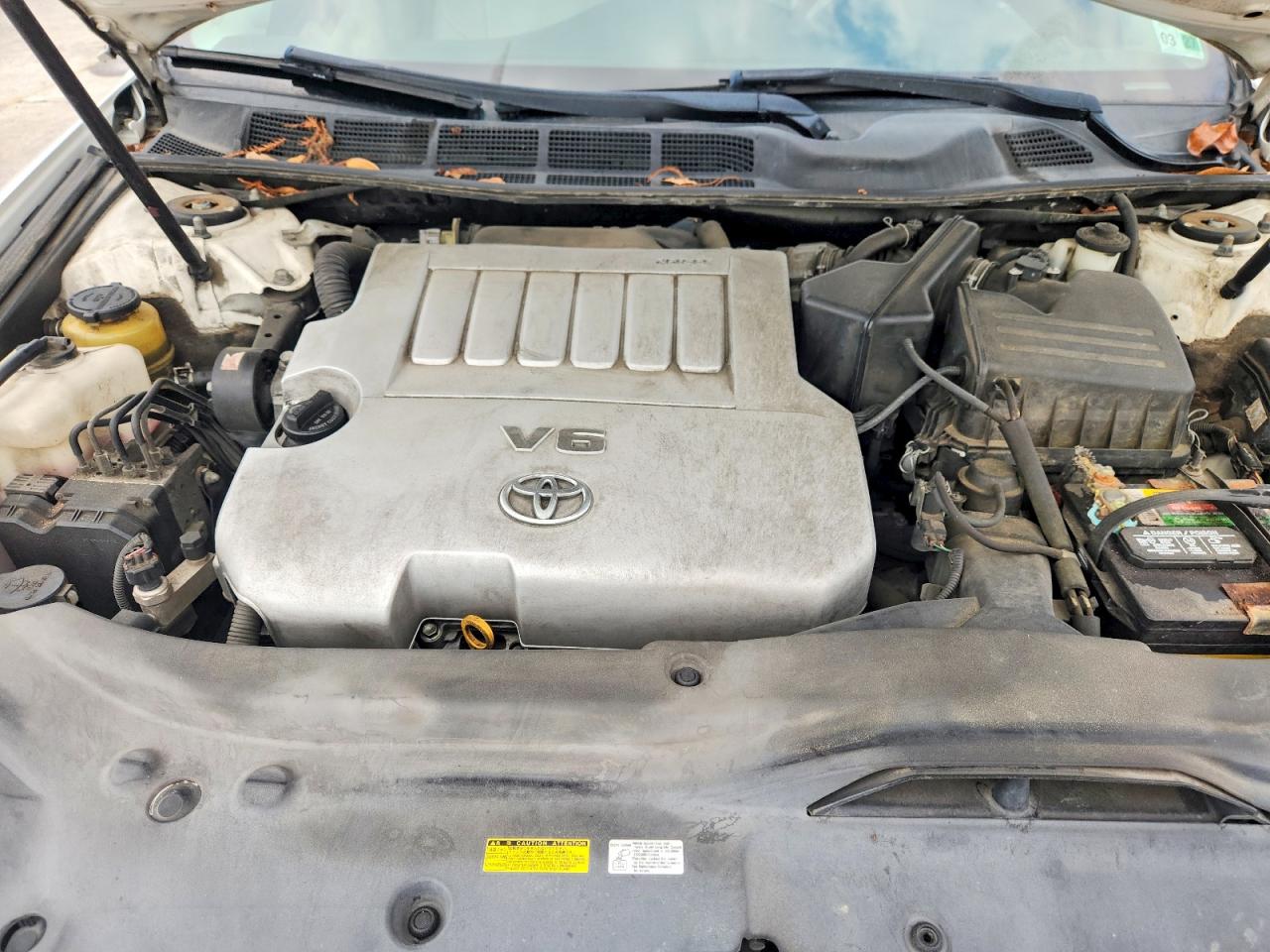 TOYOTA AVALON 2011 — 12