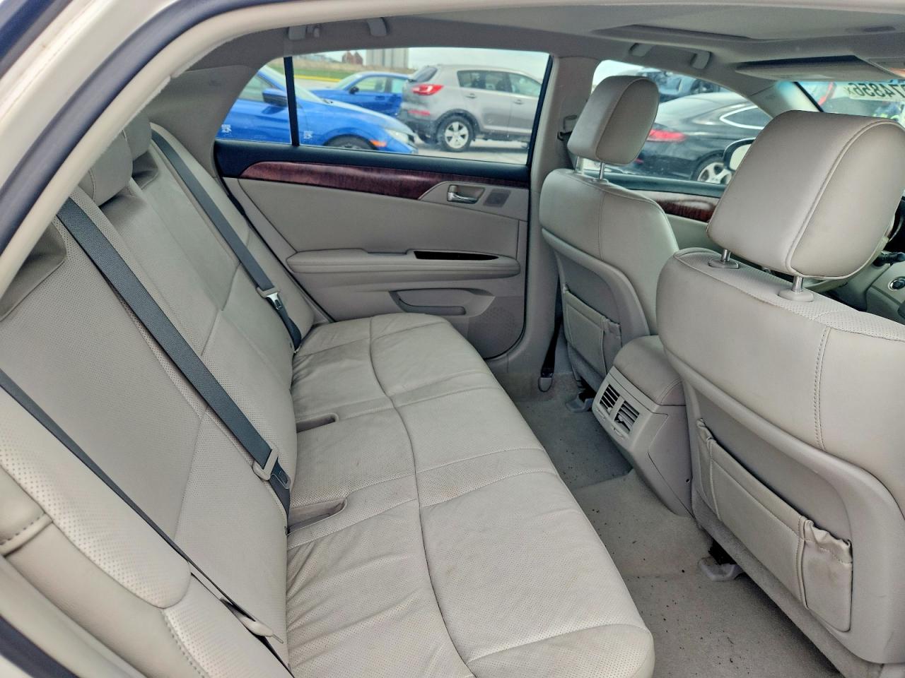 TOYOTA AVALON 2011 — 11