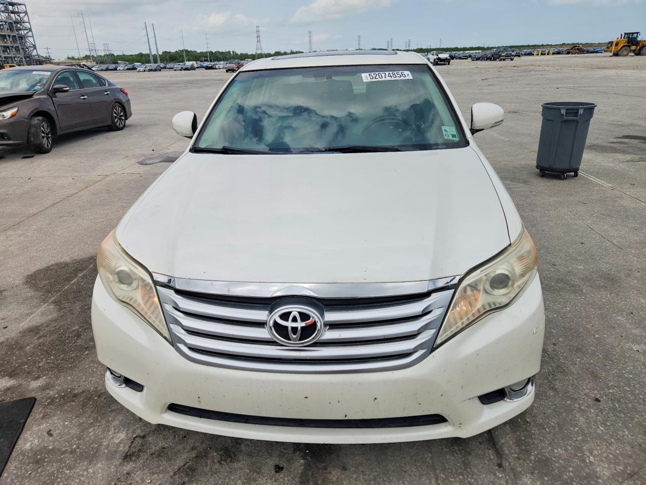 TOYOTA AVALON 2011 — 6