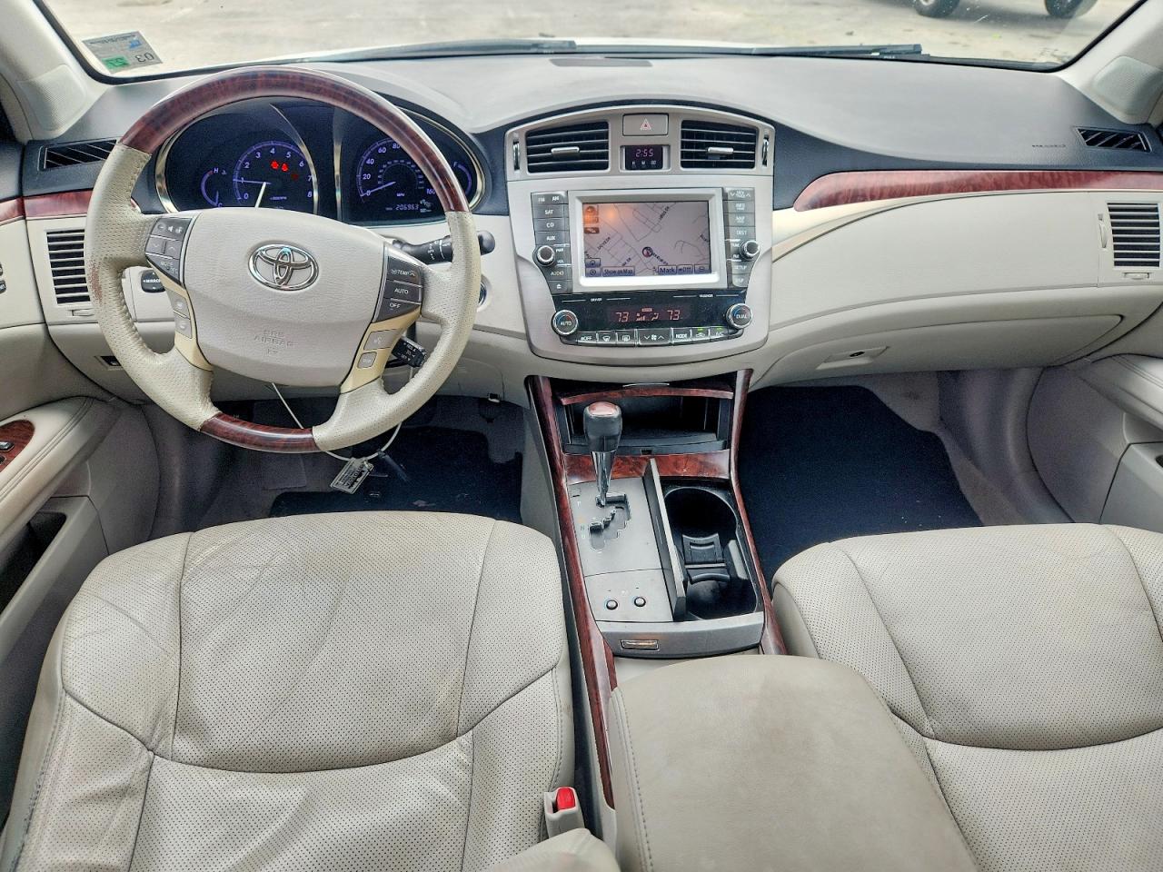 TOYOTA AVALON 2011 — 9