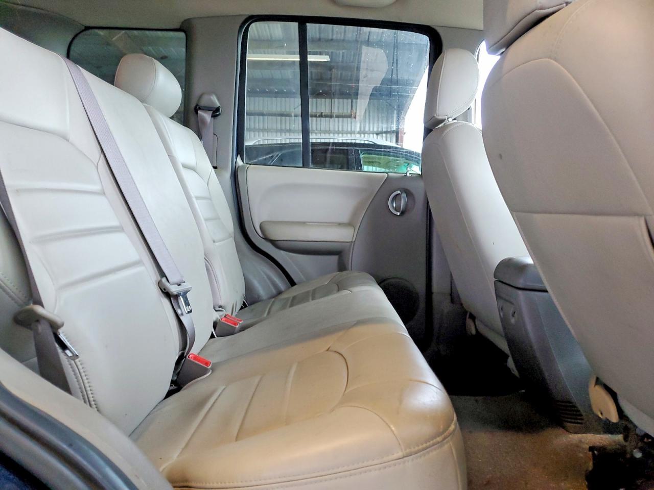 JEEP LIBERTY 2004 — 12