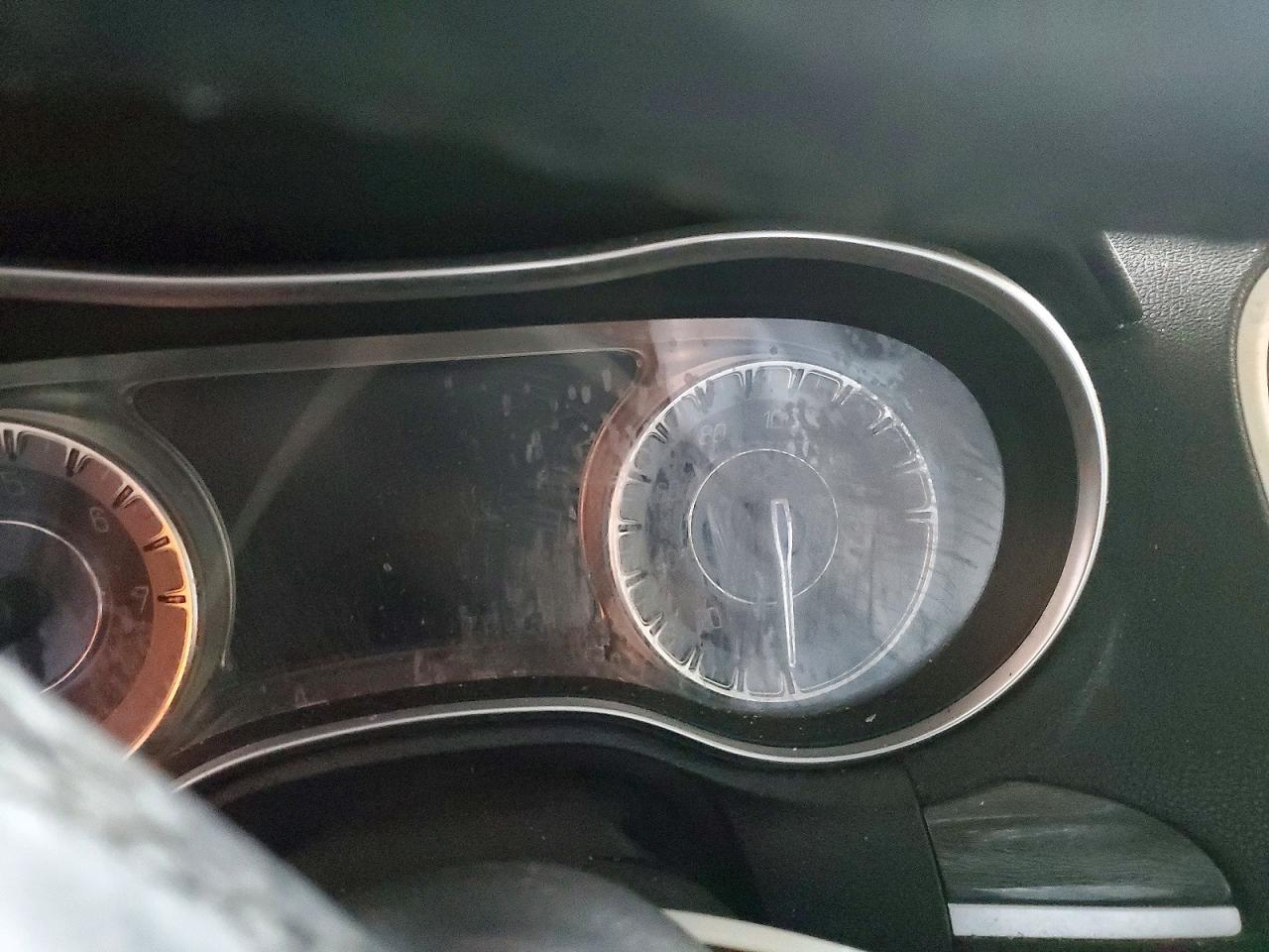 CHRYSLER 300 2020 — 10