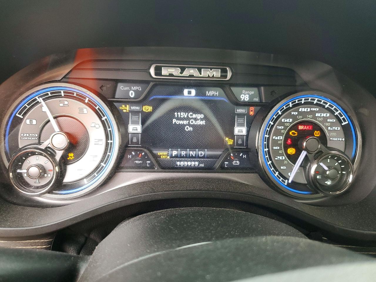 RAM 1500 2021 — 10