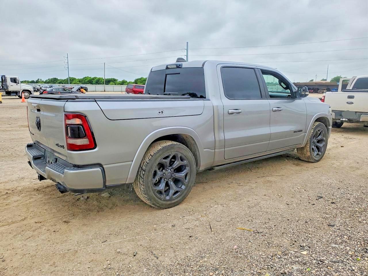 RAM 1500 2021 — 4
